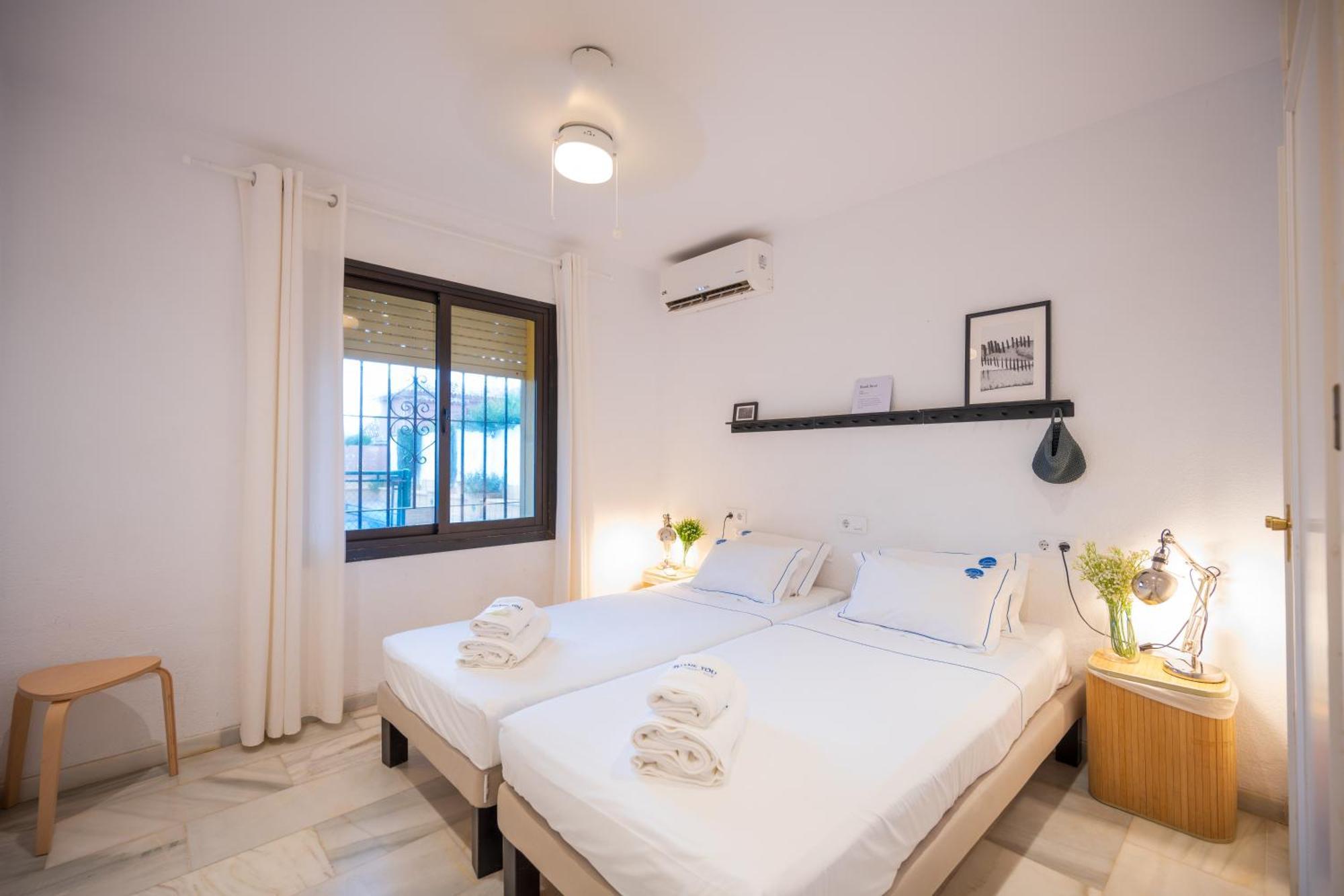 Typical Beach House Las Chapas Playa With Heated Pool ماربيا المظهر الخارجي الصورة