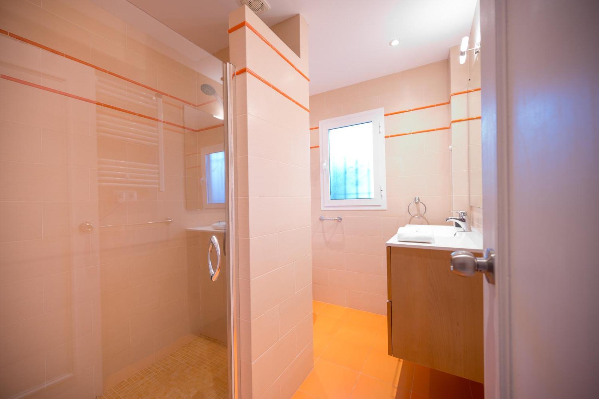 Typical Beach House Las Chapas Playa With Heated Pool ماربيا المظهر الخارجي الصورة