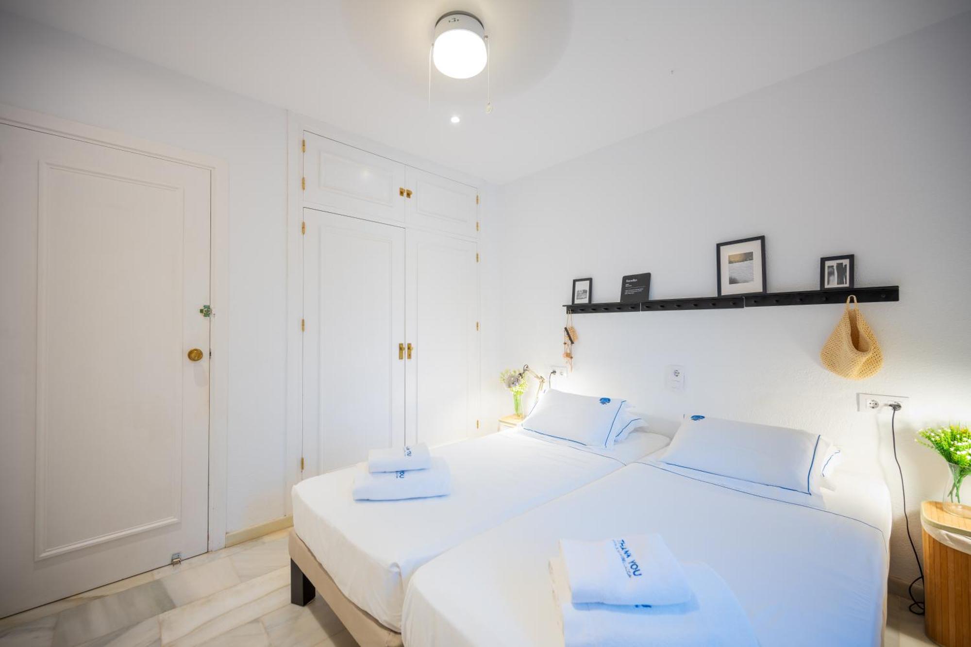 Typical Beach House Las Chapas Playa With Heated Pool ماربيا المظهر الخارجي الصورة