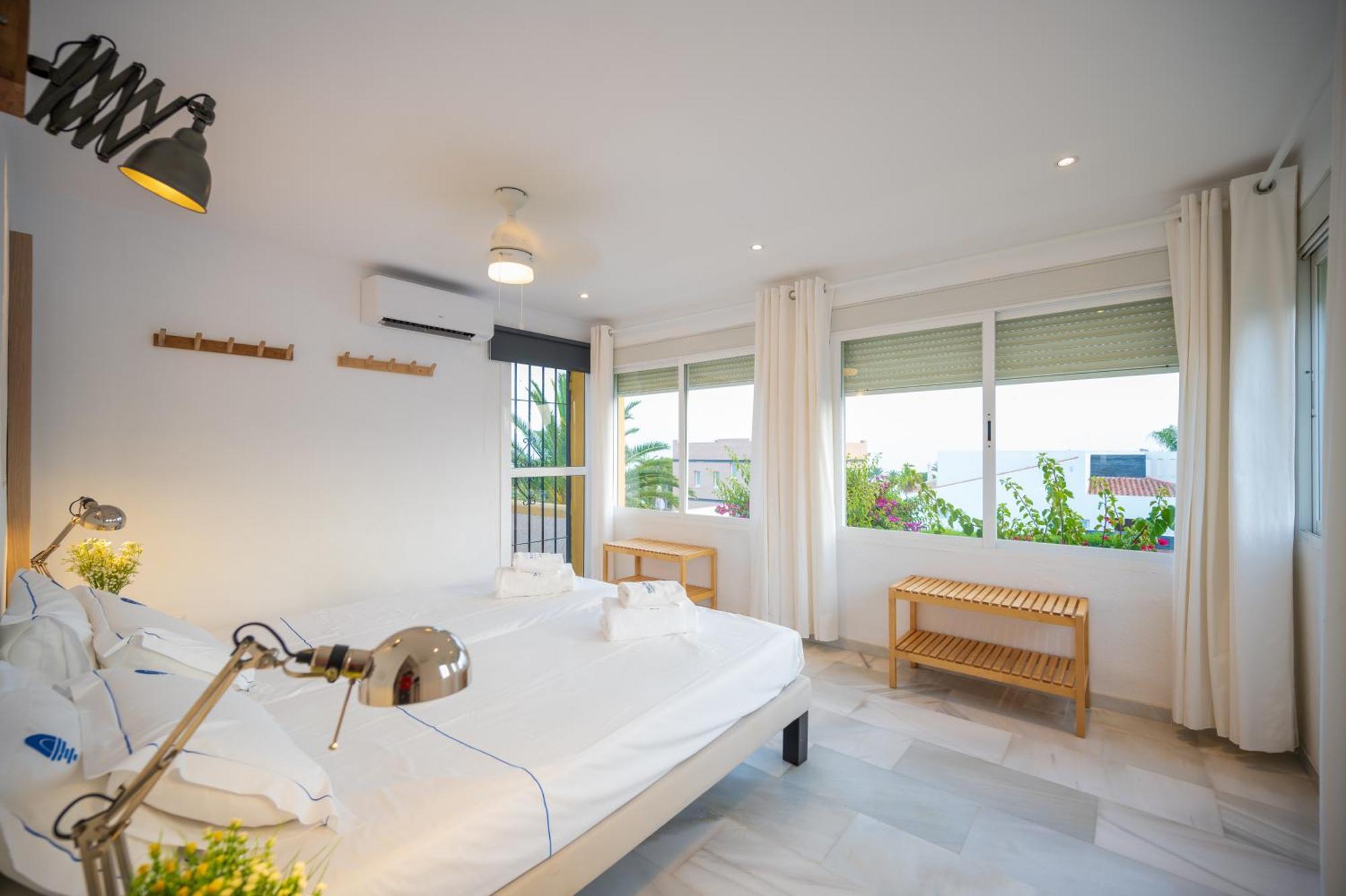 Typical Beach House Las Chapas Playa With Heated Pool ماربيا المظهر الخارجي الصورة