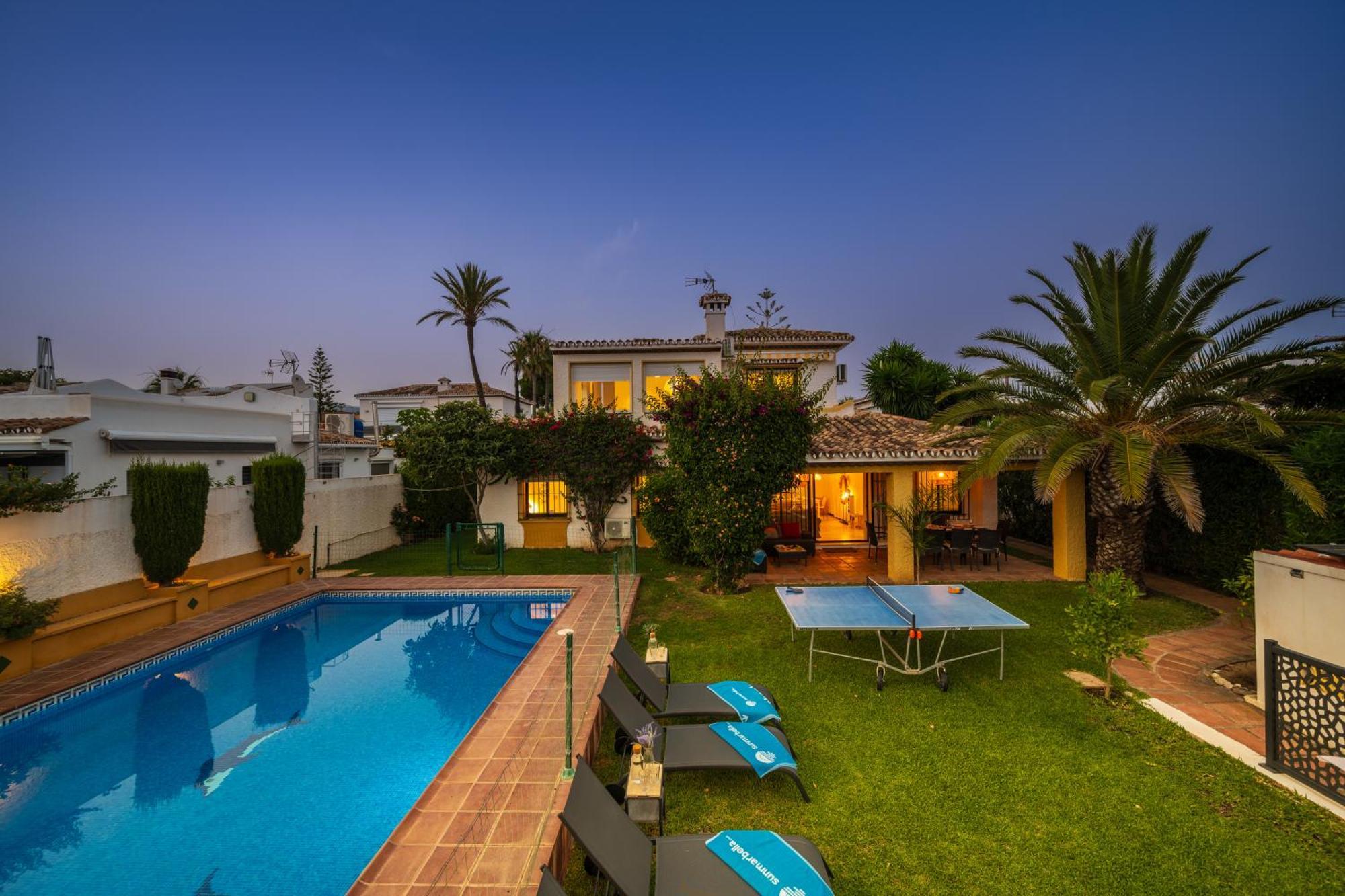 Typical Beach House Las Chapas Playa With Heated Pool ماربيا المظهر الخارجي الصورة