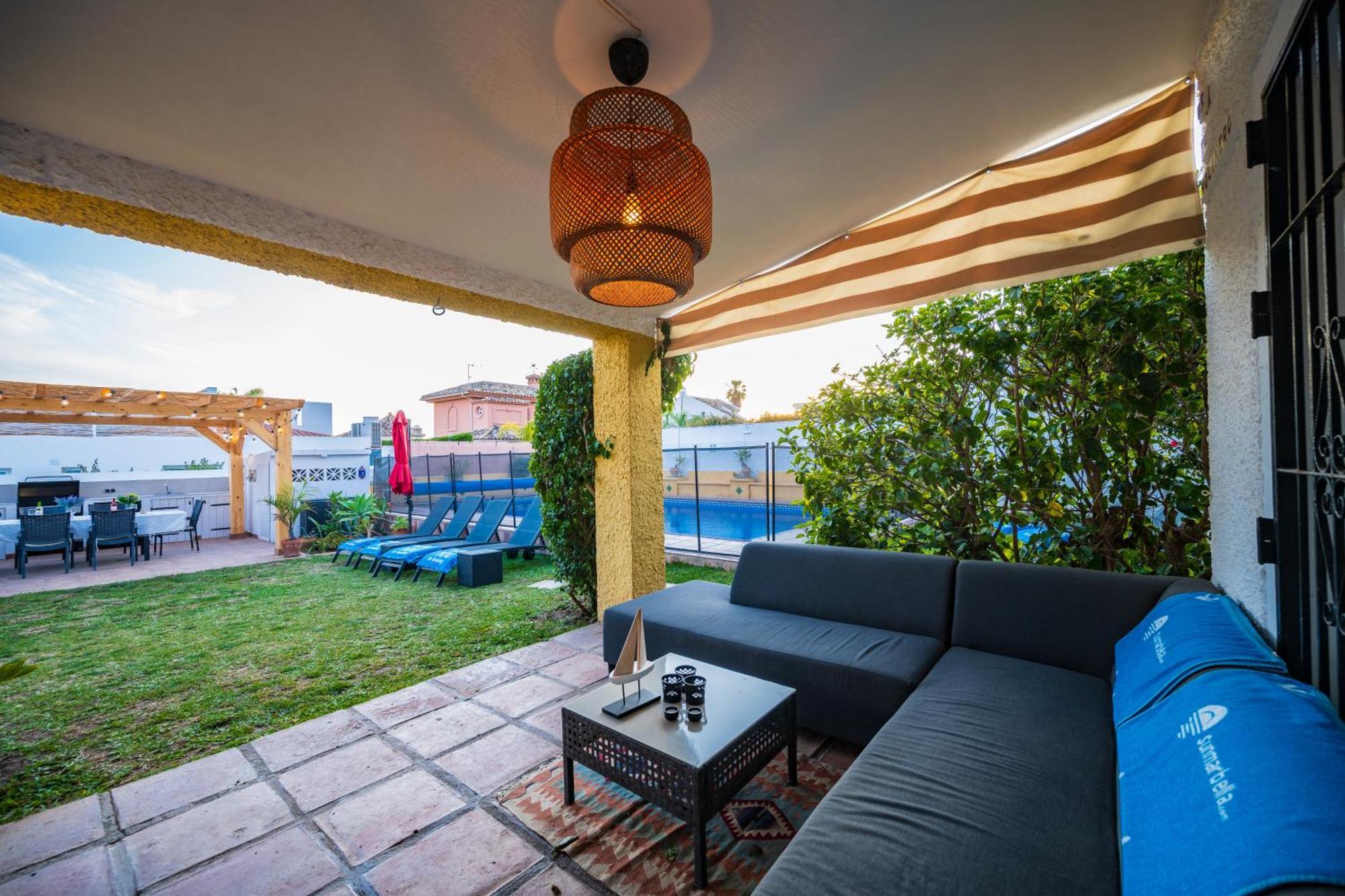 Typical Beach House Las Chapas Playa With Heated Pool ماربيا المظهر الخارجي الصورة