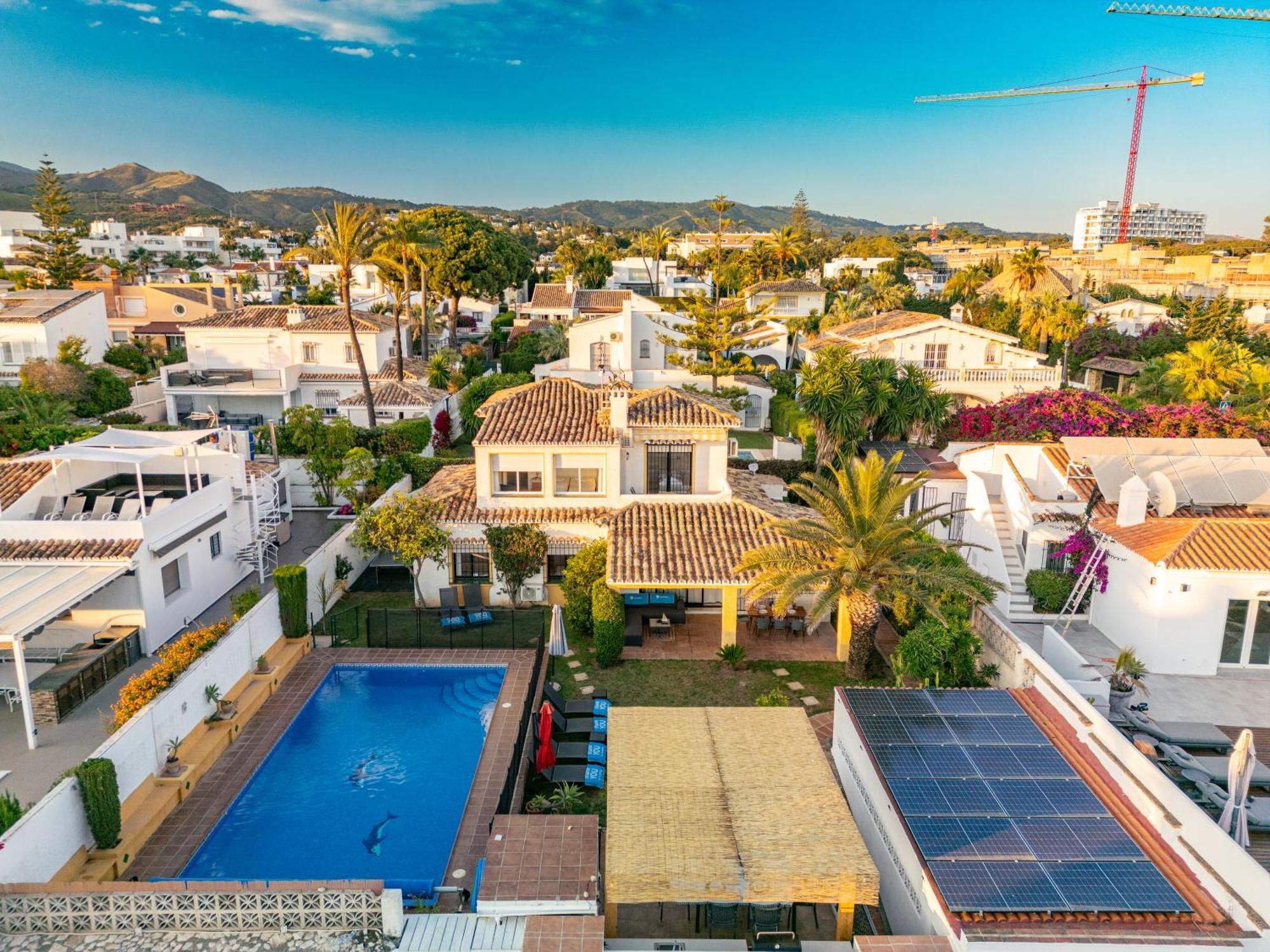 Typical Beach House Las Chapas Playa With Heated Pool ماربيا المظهر الخارجي الصورة